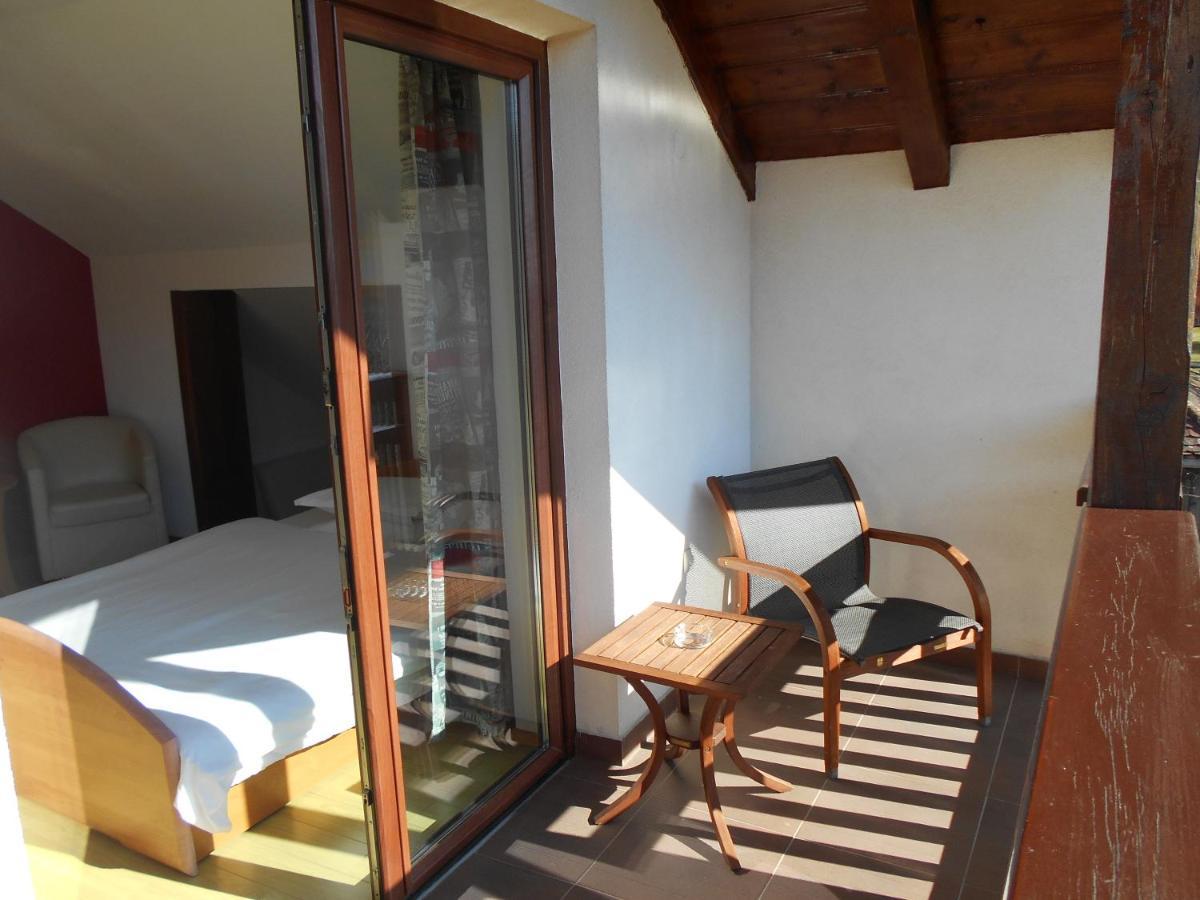 Hotel Casa Rudi & Ella à Sălişte Extérieur photo